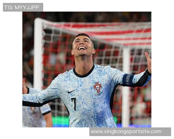 C罗有望在一年内成为足坛首位千球传奇引发热议 C罗有望在一年内成为足坛首位千球传奇引发热议