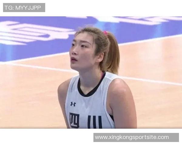 全运会小组赛李梦砍下25分助四川女篮大胜中国香港队73分 全运会小组赛李梦砍下25分助四川女篮大胜中国香港队73分