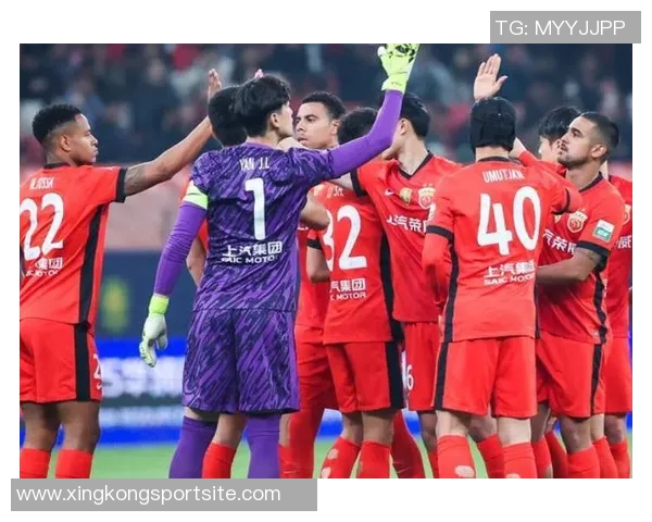 河南队热身赛大胜上海海港非主力阵容展现强劲实力 河南队热身赛大胜上海海港非主力阵容展现强劲实力