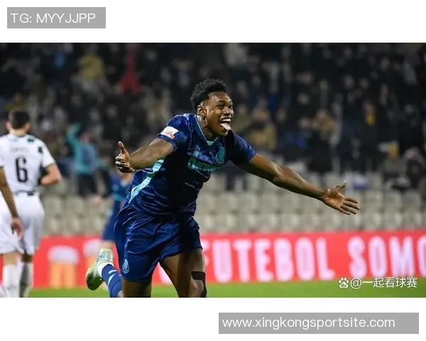 英媒报道维拉切尔西争抢波尔图前锋阿格霍瓦解约金高达1亿欧元 英媒报道维拉切尔西争抢波尔图前锋阿格霍瓦解约金高达1亿欧元