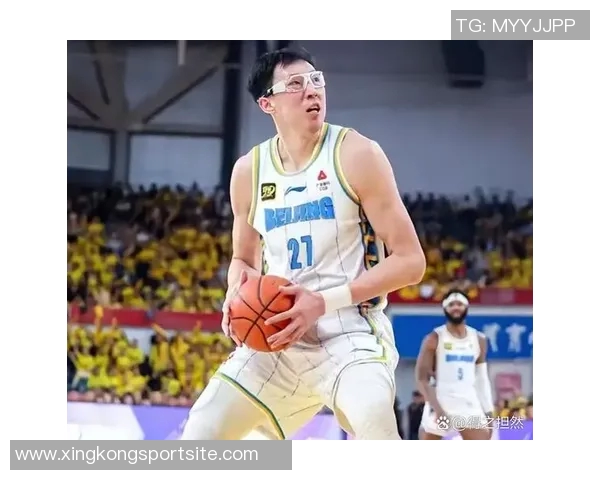 周琦内线强攻首开记录展现实力随即再度发力制造杀伤